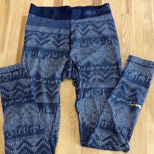 Nike tights size medium